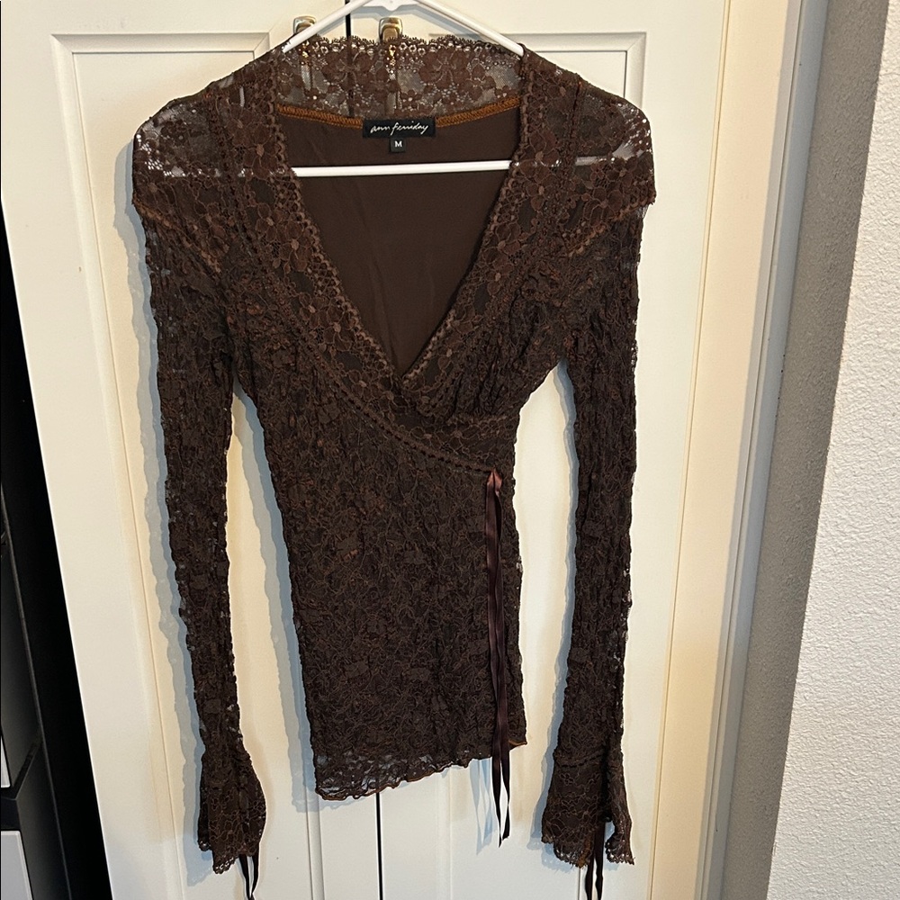 Ann Ferriday 

Blouse 
Size: medium
Color: brown
